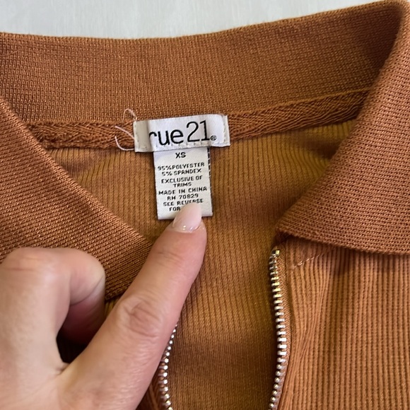 Jeans with combination tops - Picture 5 of 5